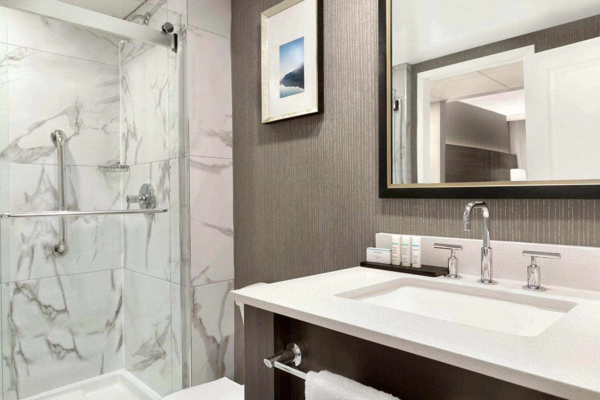 Embassy By Hilton Montreal Airport Hotel