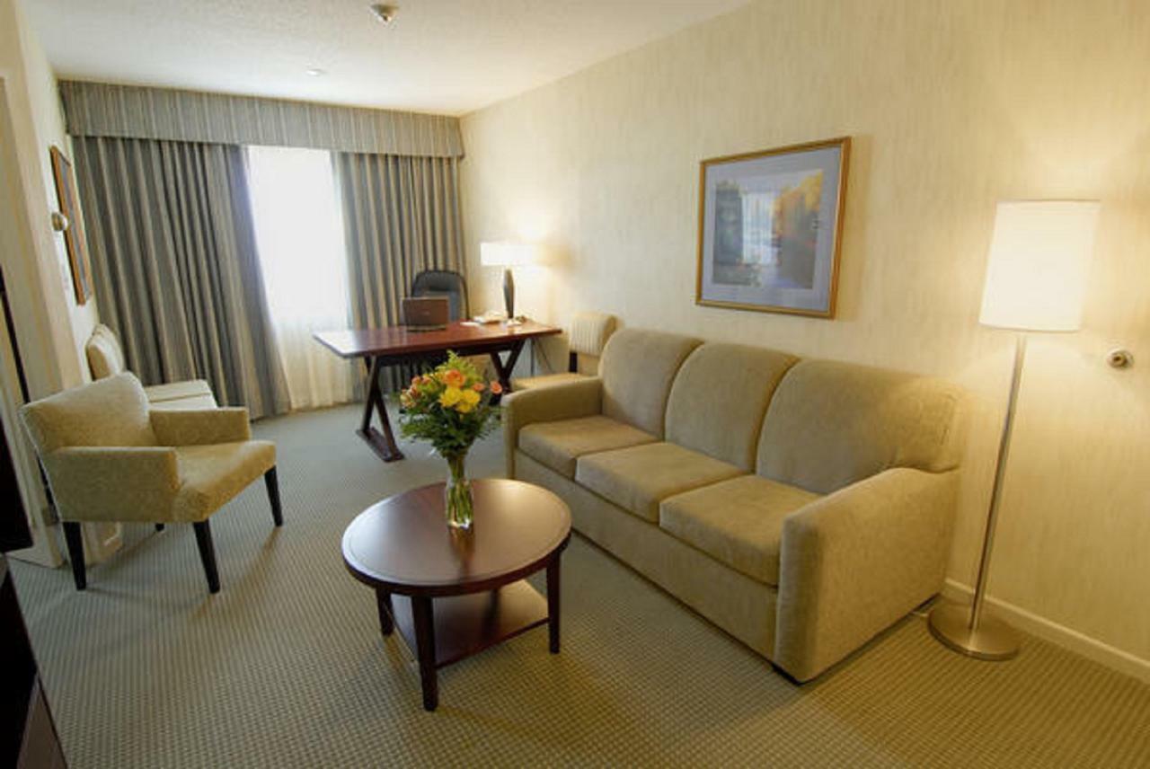 Embassy By Hilton Montreal Airport 4* Pointe-Claire