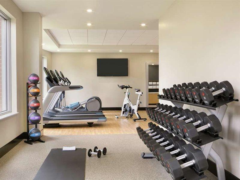 Embassy By Hilton Montreal Airport Hotel Pointe-Claire