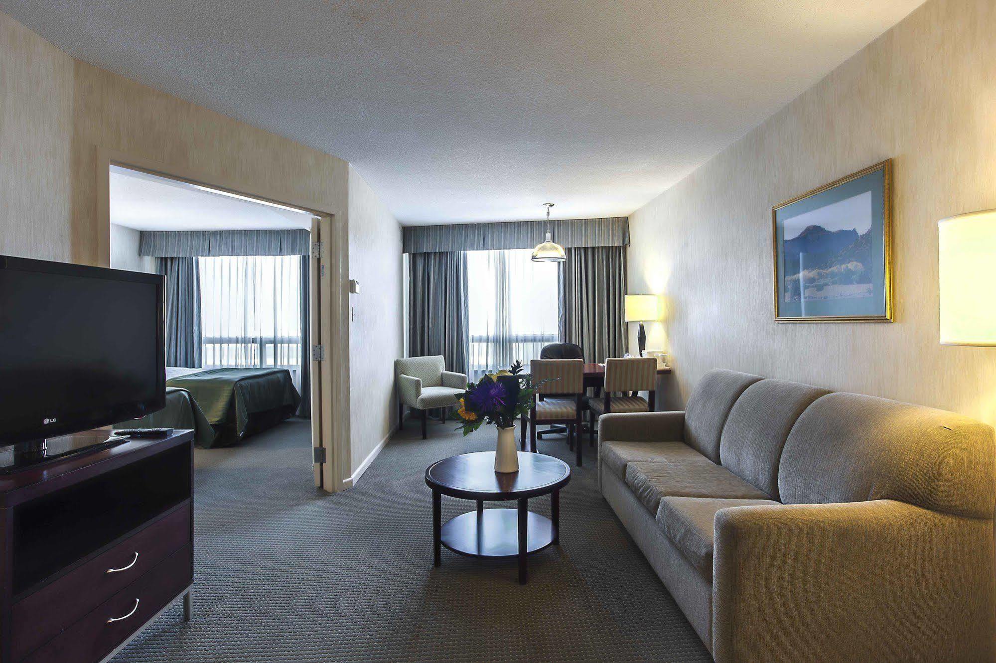 Embassy By Hilton Montreal Airport Hotel